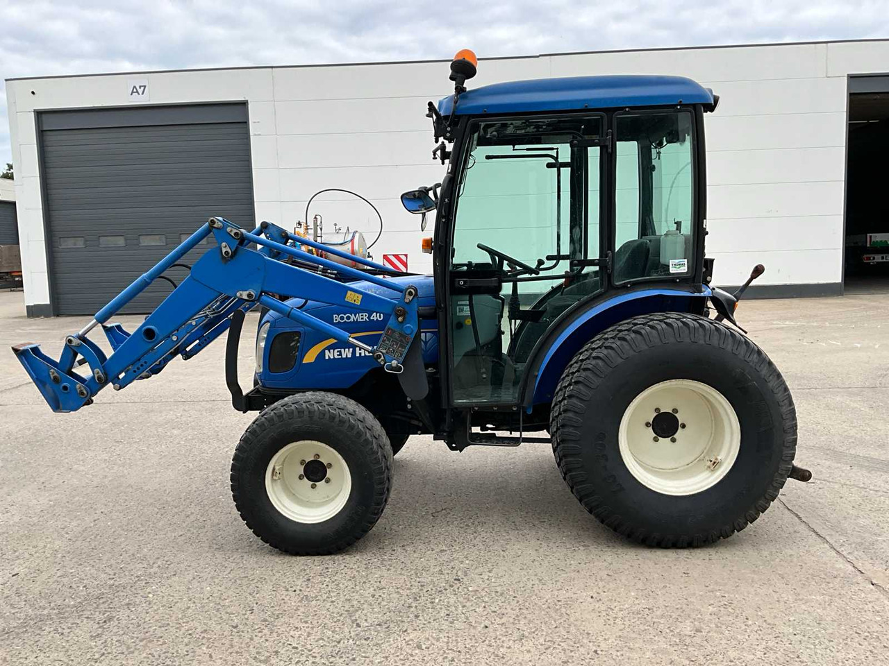 New Holland Boomer 40 - Farm tractor: picture 2 New Holland Boomer 40 - Farm tractor: picture 2
