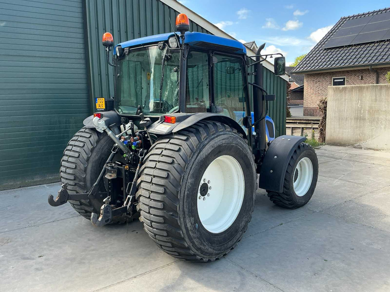 New holland T4030 - Farm tractor: picture 5 New holland T4030 - Farm tractor: picture 5