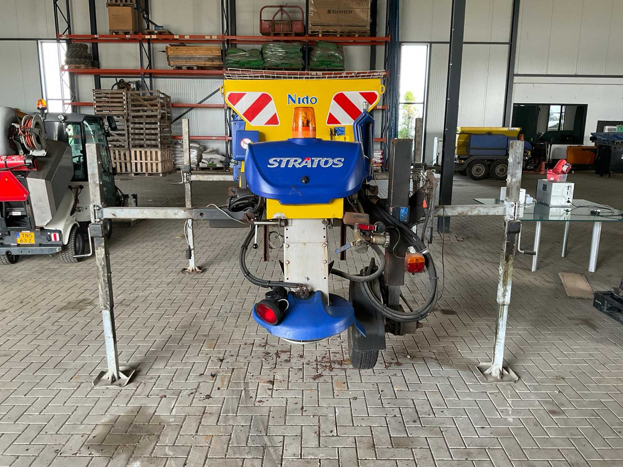 Nido Stratos B11K-27 WCXN-350 - Sand/ Salt spreader: picture 5 Nido Stratos B11K-27 WCXN-350 - Sand/ Salt spreader: picture 5