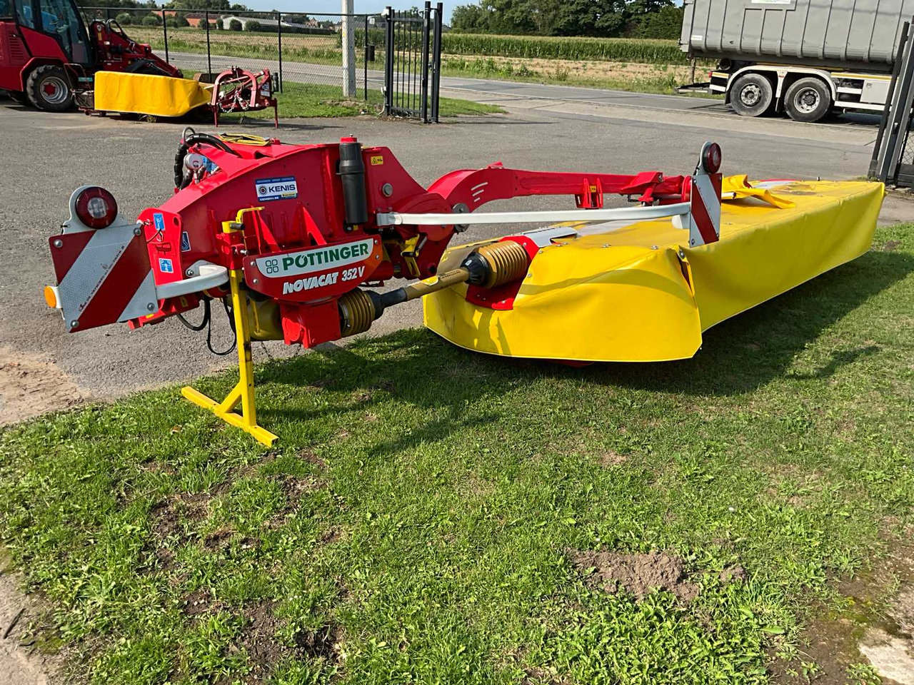 Pöttinger Novacat 352V - Flail mower/ Mulcher: picture 5 Pöttinger Novacat 352V - Flail mower/ Mulcher: picture 5