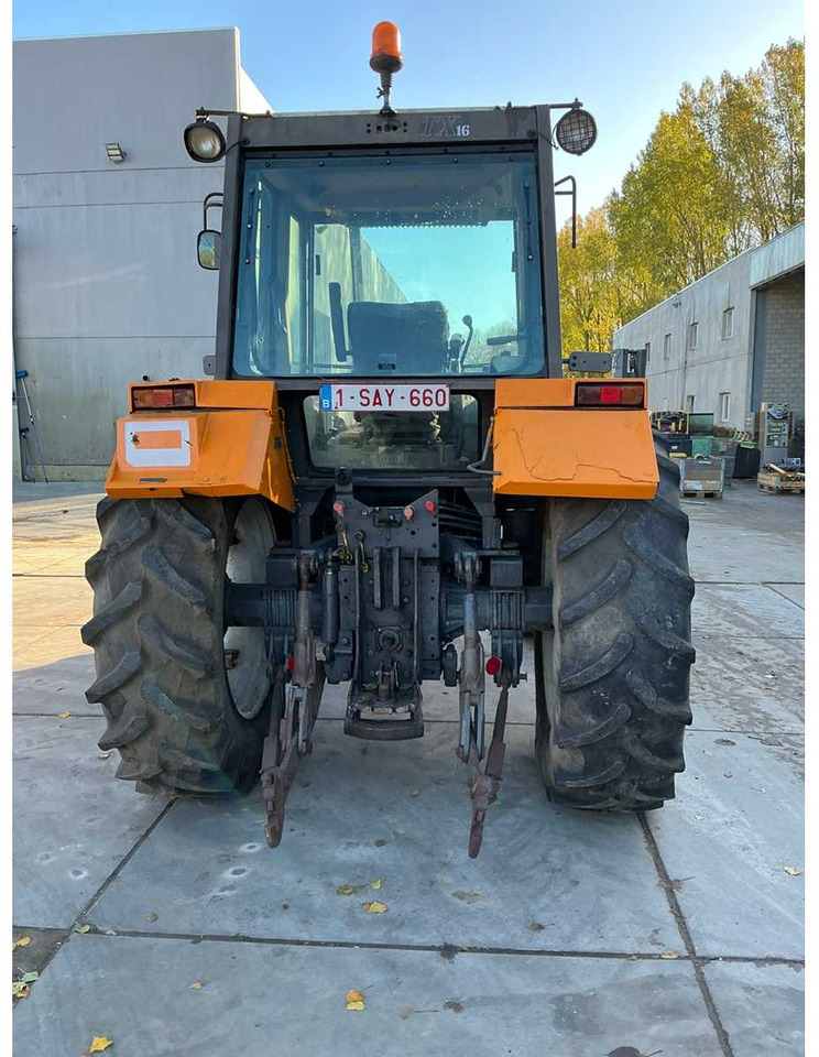 Renault 110.54 R7912 - Farm tractor: picture 5 Renault 110.54 R7912 - Farm tractor: picture 5