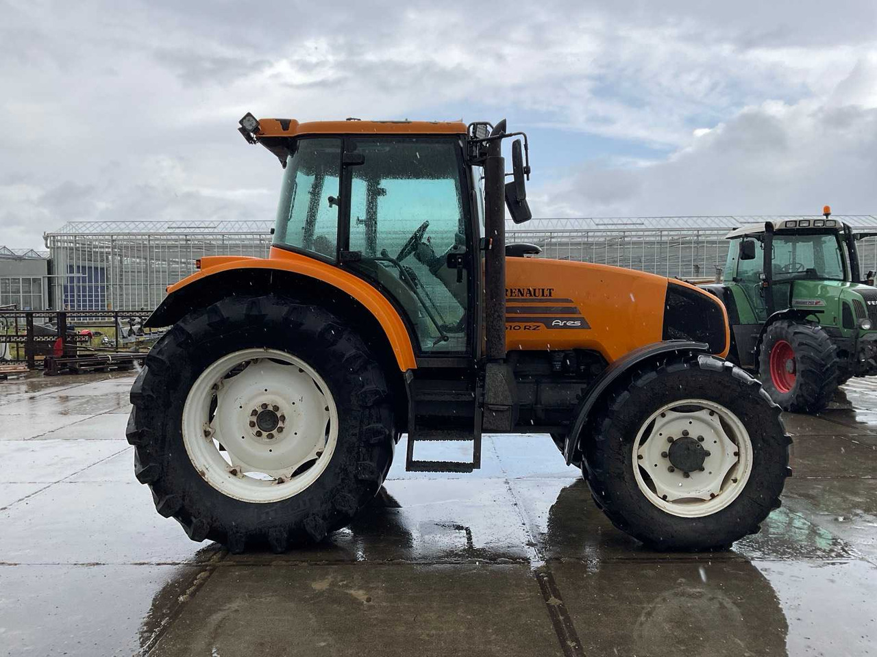 Renault 610RZ Ares - Farm tractor: picture 4 Renault 610RZ Ares - Farm tractor: picture 4