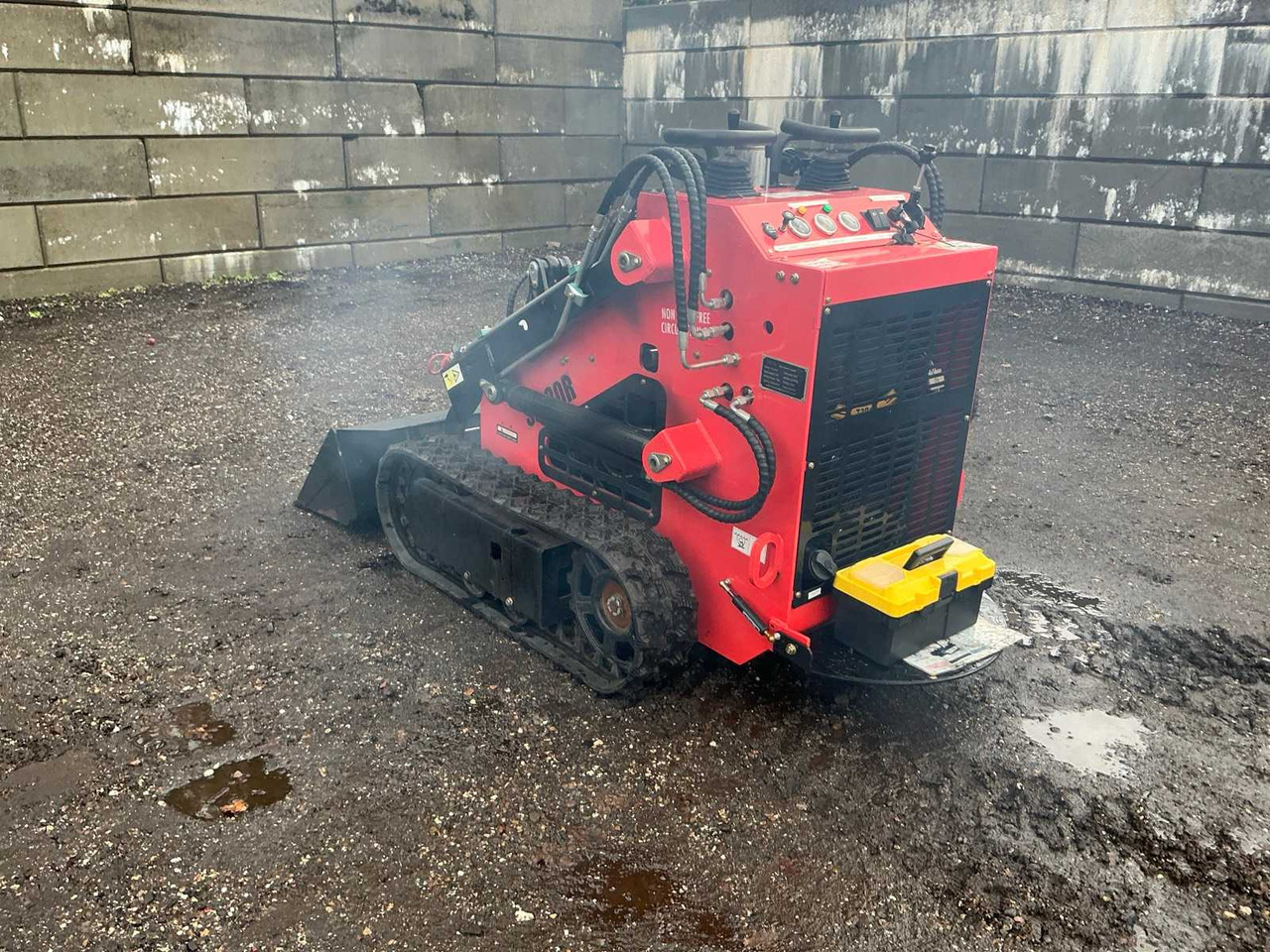 SDLOOL SL380R - Skid steer loader: picture 3 SDLOOL SL380R - Skid steer loader: picture 3