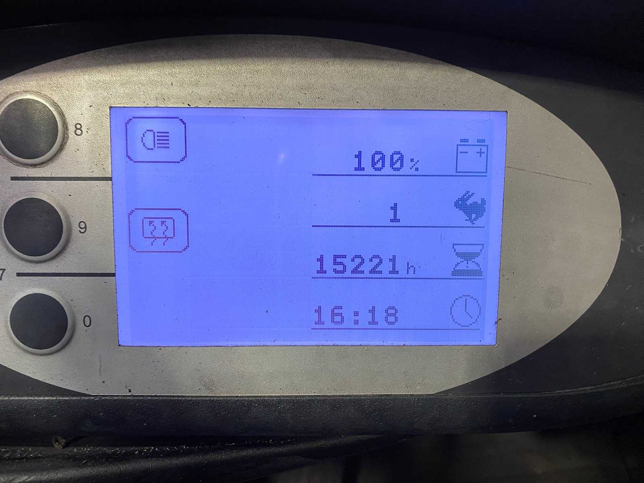 STILL - 2011 - RX 20-18 - FORKLIFT TRIPLEX - FREE-LIFT - SIDE-SHIFT - FORK SETTER - Forklift: picture 4 STILL - 2011 - RX 20-18 - FORKLIFT TRIPLEX - FREE-LIFT - SIDE-SHIFT - FORK SETTER - Forklift: picture 4