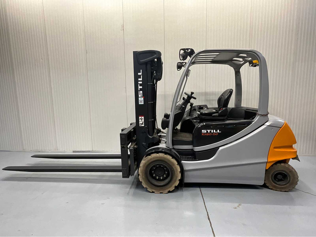 STILL 5000KG- RX60-50 - FORKLIFT TRIPLEX - FORK POSITIONER - SIDESHIFT - FREELIFT - BATTERY 2015 WITH ONLY 1121 HOURS - Forklift: picture 4 STILL 5000KG- RX60-50 - FORKLIFT TRIPLEX - FORK POSITIONER - SIDESHIFT - FREELIFT - BATTERY 2015 WITH ONLY 1121 HOURS - Forklift: picture 4