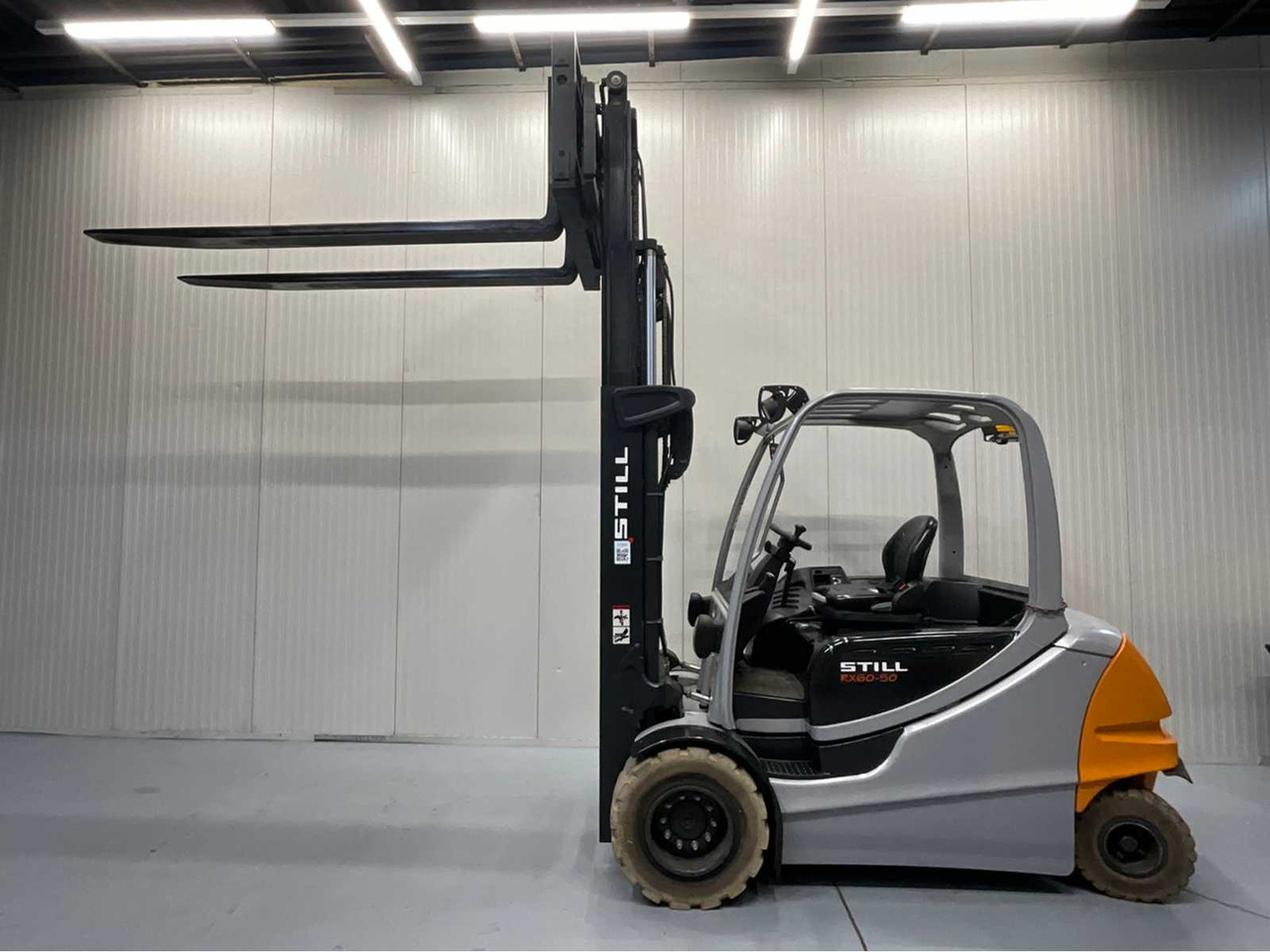 STILL 5000KG- RX60-50 - FORKLIFT TRIPLEX - FORK POSITIONER - SIDESHIFT - FREELIFT - BATTERY 2015 WITH ONLY 1121 HOURS - Forklift: picture 3 STILL 5000KG- RX60-50 - FORKLIFT TRIPLEX - FORK POSITIONER - SIDESHIFT - FREELIFT - BATTERY 2015 WITH ONLY 1121 HOURS - Forklift: picture 3