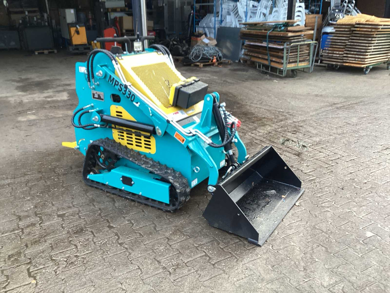 Skid Steer MPS330 - Skid steer loader: picture 2 Skid Steer MPS330 - Skid steer loader: picture 2