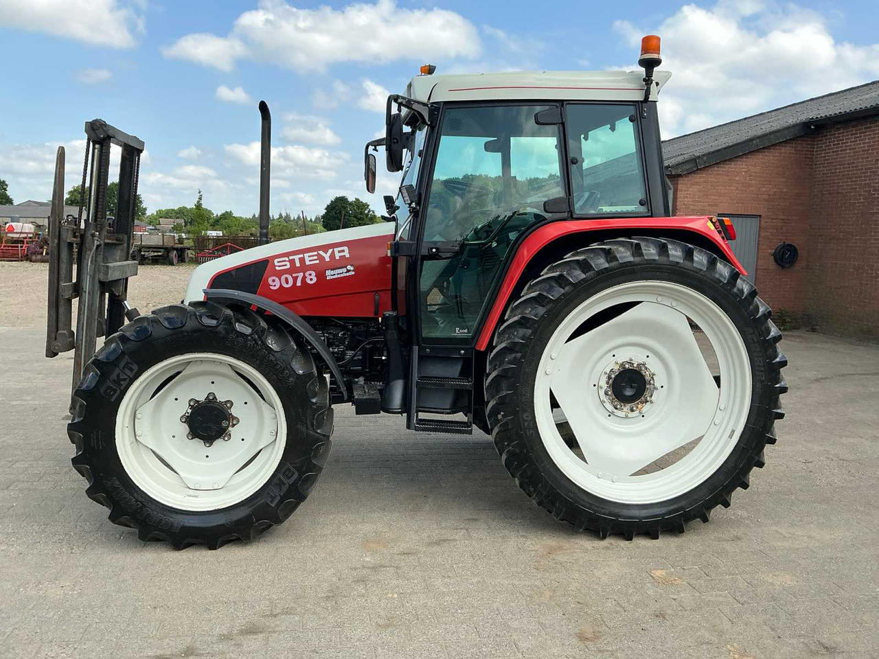 Steyr 9078 - Farm tractor: picture 4 Steyr 9078 - Farm tractor: picture 4