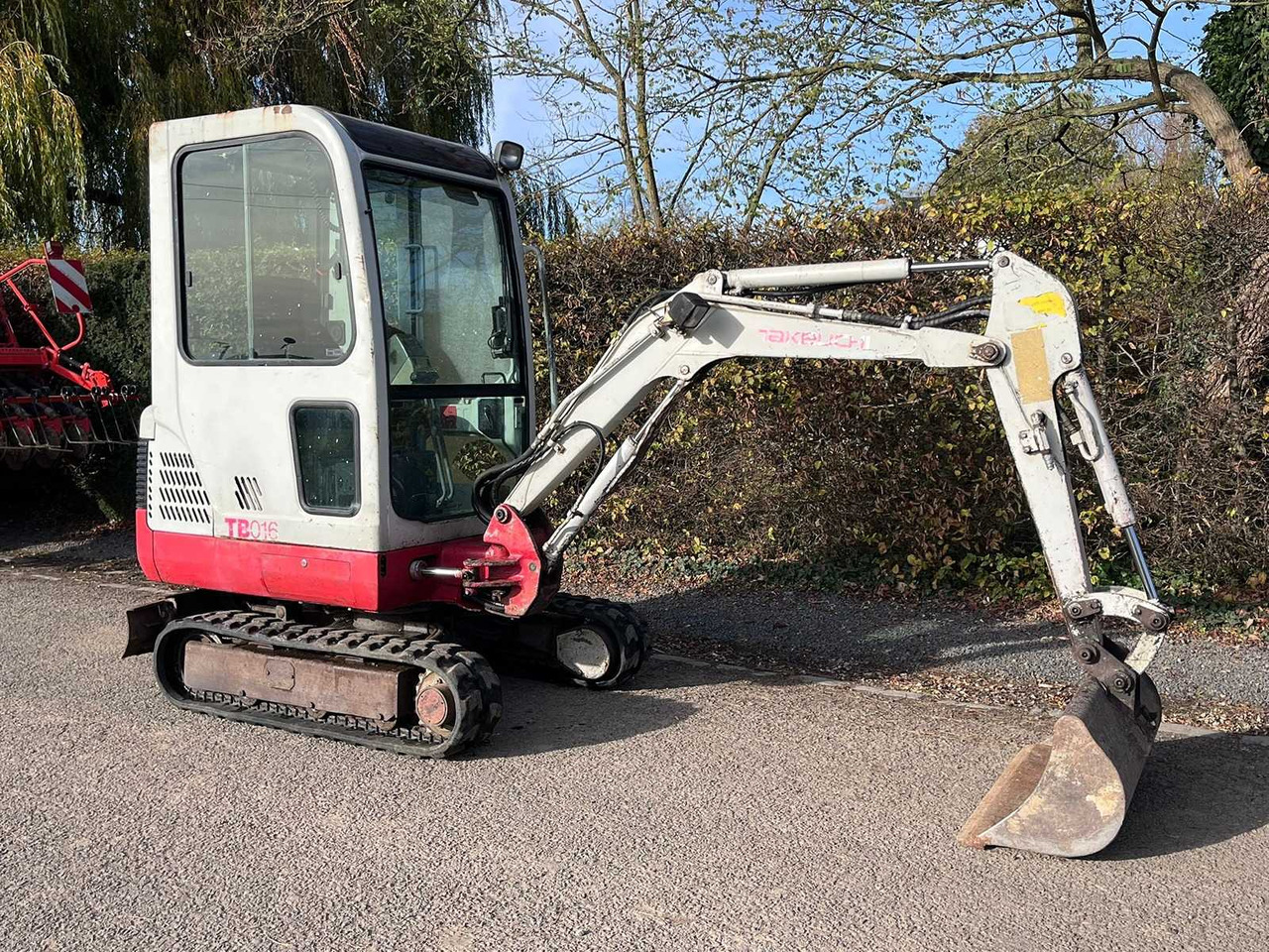 TAKEUCHI TB016 MINI EXCAVATOR - Mini excavator: picture 1 TAKEUCHI TB016 MINI EXCAVATOR - Mini excavator: picture 1
