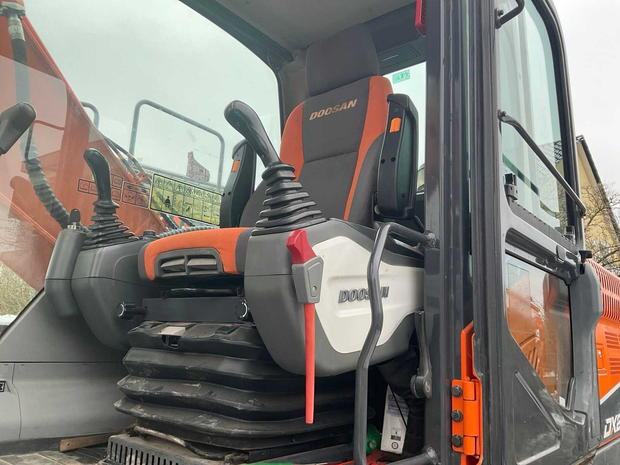 Excavator TOOL TROLLEY: picture 28 Excavator TOOL TROLLEY: picture 28