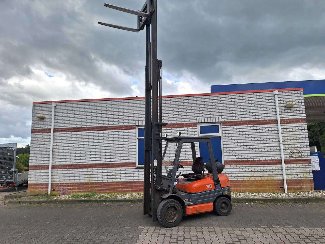 TOYOTA - 1995 - 02 6FGF30 - FORKLIFT TRIPLEX -FREE-LIFT - SIDE-SHIFT - Forklift: picture 4 TOYOTA - 1995 - 02 6FGF30 - FORKLIFT TRIPLEX -FREE-LIFT - SIDE-SHIFT - Forklift: picture 4