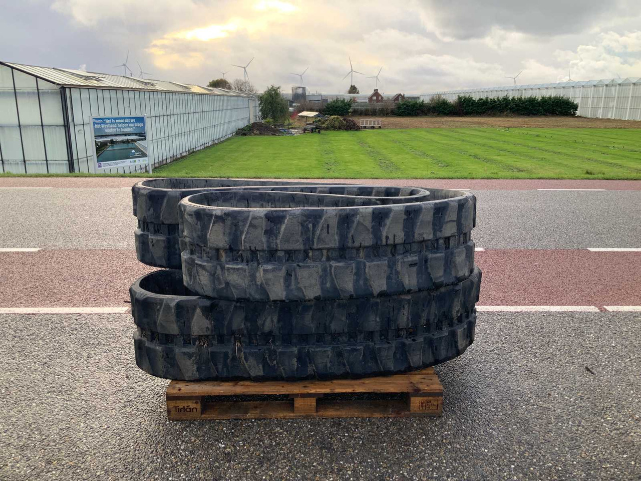 TRABBER W400X72.5X90 TRACKS - Excavator: picture 1 TRABBER W400X72.5X90 TRACKS - Excavator: picture 1