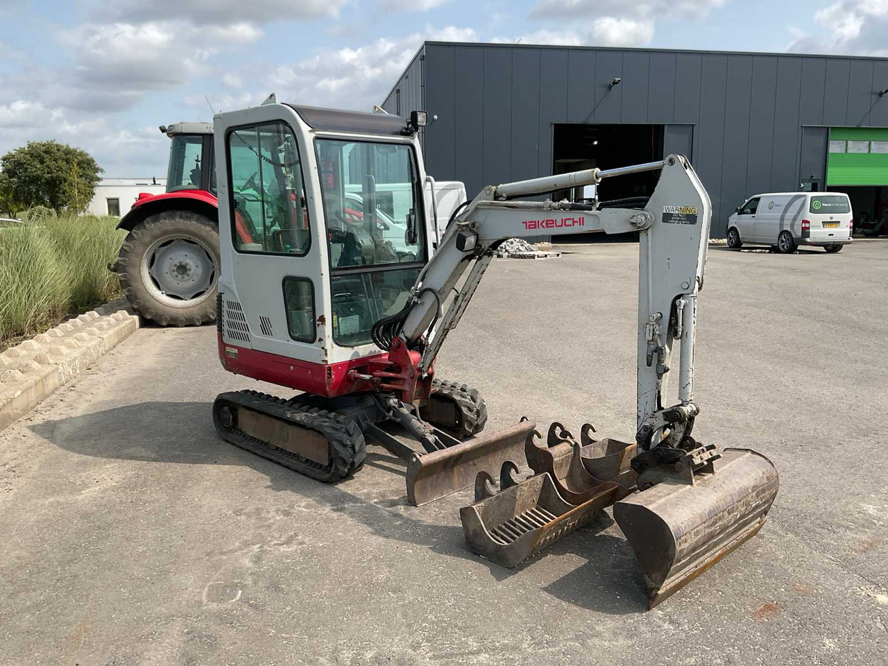 Takeuchi TB016 - Mini excavator: picture 3 Takeuchi TB016 - Mini excavator: picture 3