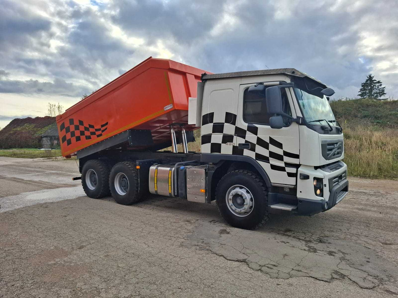 Volvo VOLVO - FM 460 - DUMPER TRUCK - 2012 - Dumper: picture 1 Volvo VOLVO - FM 460 - DUMPER TRUCK - 2012 - Dumper: picture 1