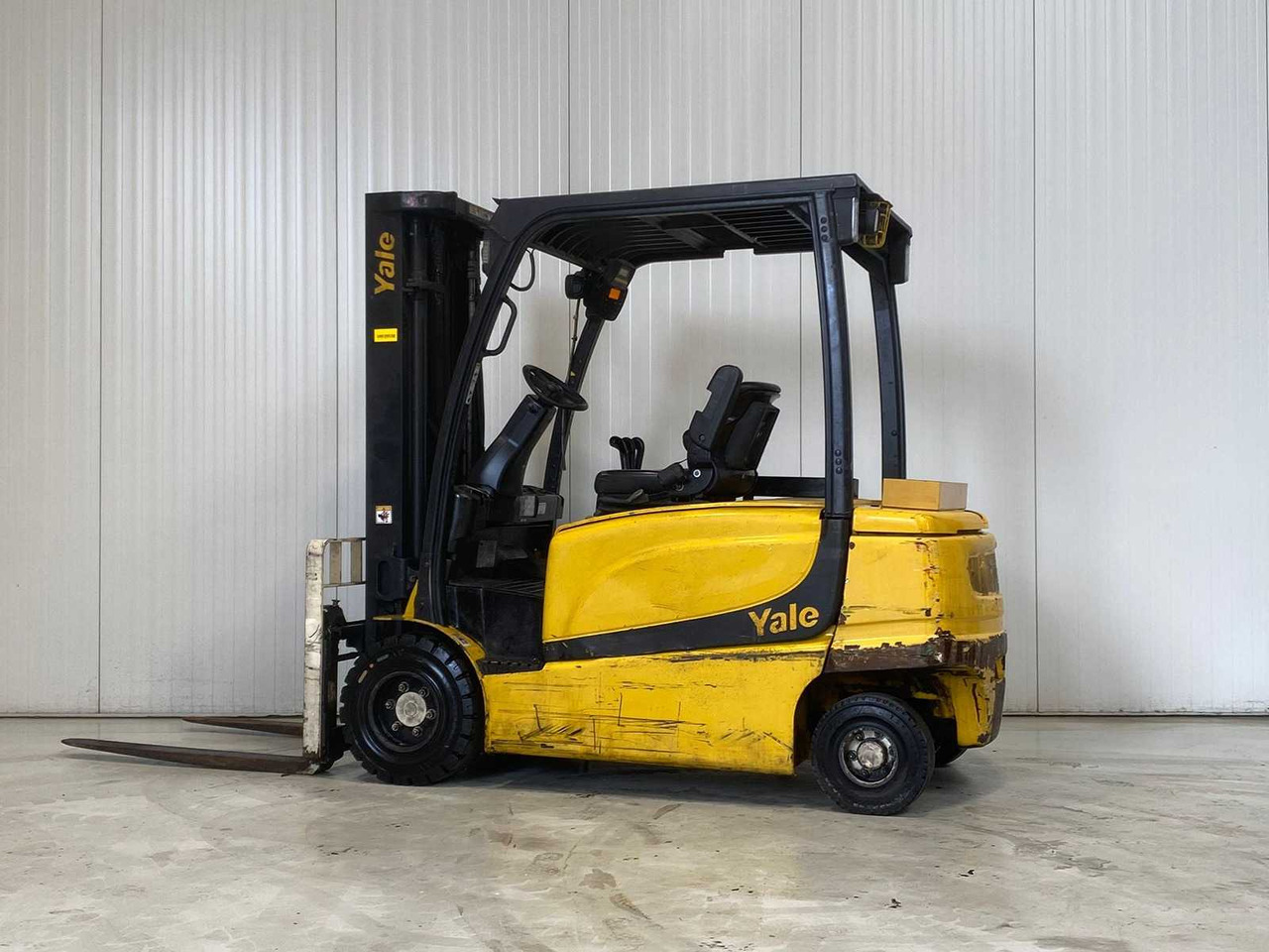 YALE - 2013 - ERP 35 VL - FORKLIFT - TRIPLEX - FREE-LIFT - SIDE-SHIFT - Forklift: picture 2 YALE - 2013 - ERP 35 VL - FORKLIFT - TRIPLEX - FREE-LIFT - SIDE-SHIFT - Forklift: picture 2