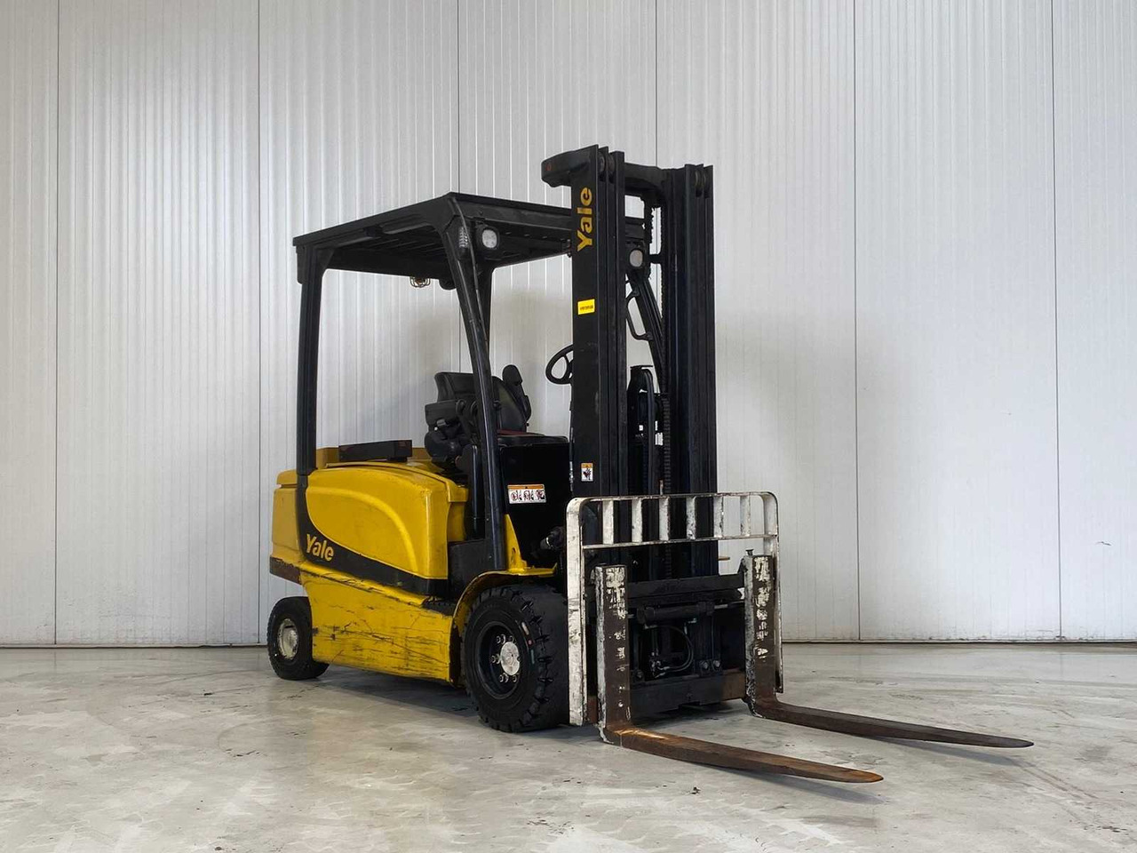 YALE - 2013 - ERP 35 VL - FORKLIFT - TRIPLEX - FREE-LIFT - SIDE-SHIFT - Forklift: picture 1 YALE - 2013 - ERP 35 VL - FORKLIFT - TRIPLEX - FREE-LIFT - SIDE-SHIFT - Forklift: picture 1