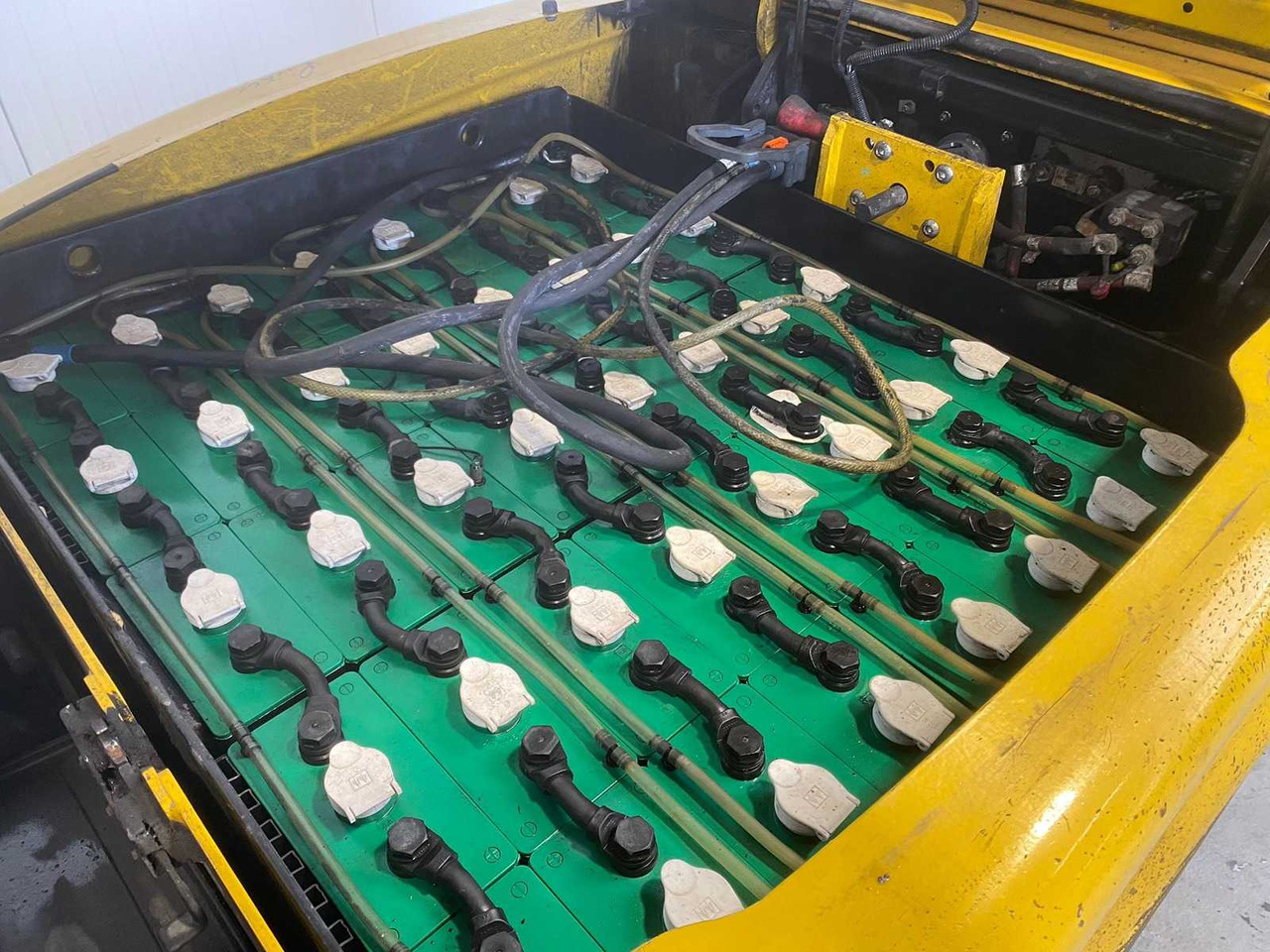 YALE - 2013 - ERP 35 VL - FORKLIFT - TRIPLEX - FREE-LIFT - SIDE-SHIFT - Forklift: picture 4 YALE - 2013 - ERP 35 VL - FORKLIFT - TRIPLEX - FREE-LIFT - SIDE-SHIFT - Forklift: picture 4