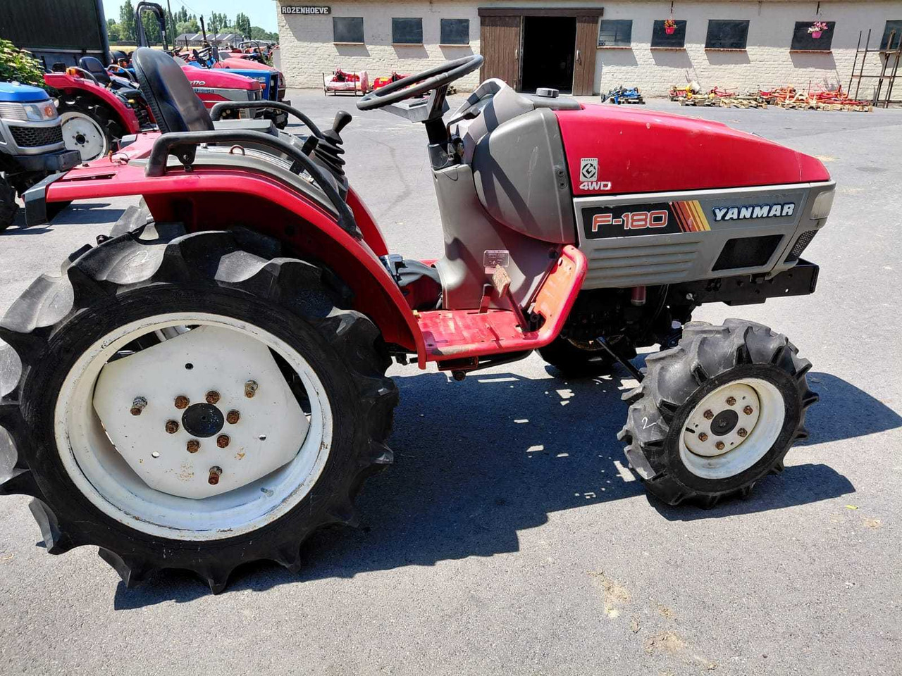 Yanmar F180 - Compact tractor: picture 3 Yanmar F180 - Compact tractor: picture 3
