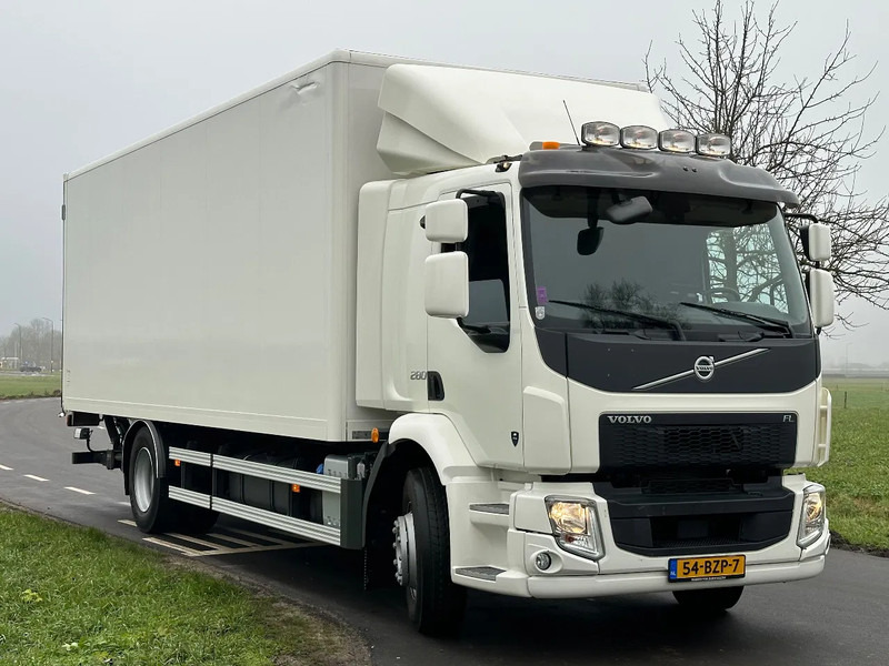 Volvo FL FL280.18. EURO6. 2023. 56322km. 9800 kg Laadvermogen. 2 tons klep. - Box truck: picture 2 Volvo FL FL280.18. EURO6. 2023. 56322km. 9800 kg Laadvermogen. 2 tons klep. - Box truck: picture 2