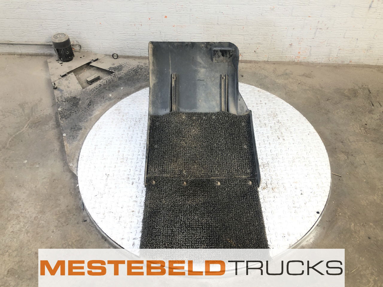 DAF Spatbord RV CF - Frame/ Chassis for Truck: picture 2 DAF Spatbord RV CF - Frame/ Chassis for Truck: picture 2