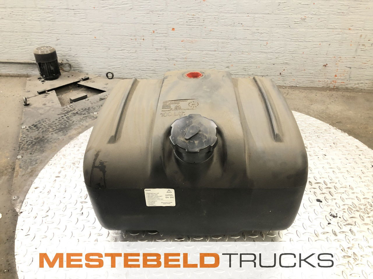MAN Brandstoftank kunststof 100 liter - Fuel processing/ Fuel delivery for Truck: picture 1 MAN Brandstoftank kunststof 100 liter - Fuel processing/ Fuel delivery for Truck: picture 1