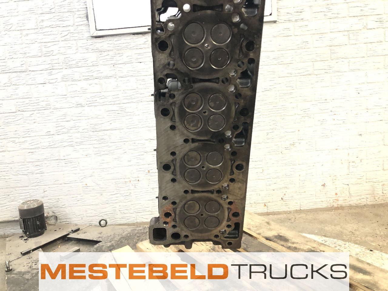 Mercedes-Benz Cilinderkop OM 471 - Engine and parts for Truck: picture 2 Mercedes-Benz Cilinderkop OM 471 - Engine and parts for Truck: picture 2