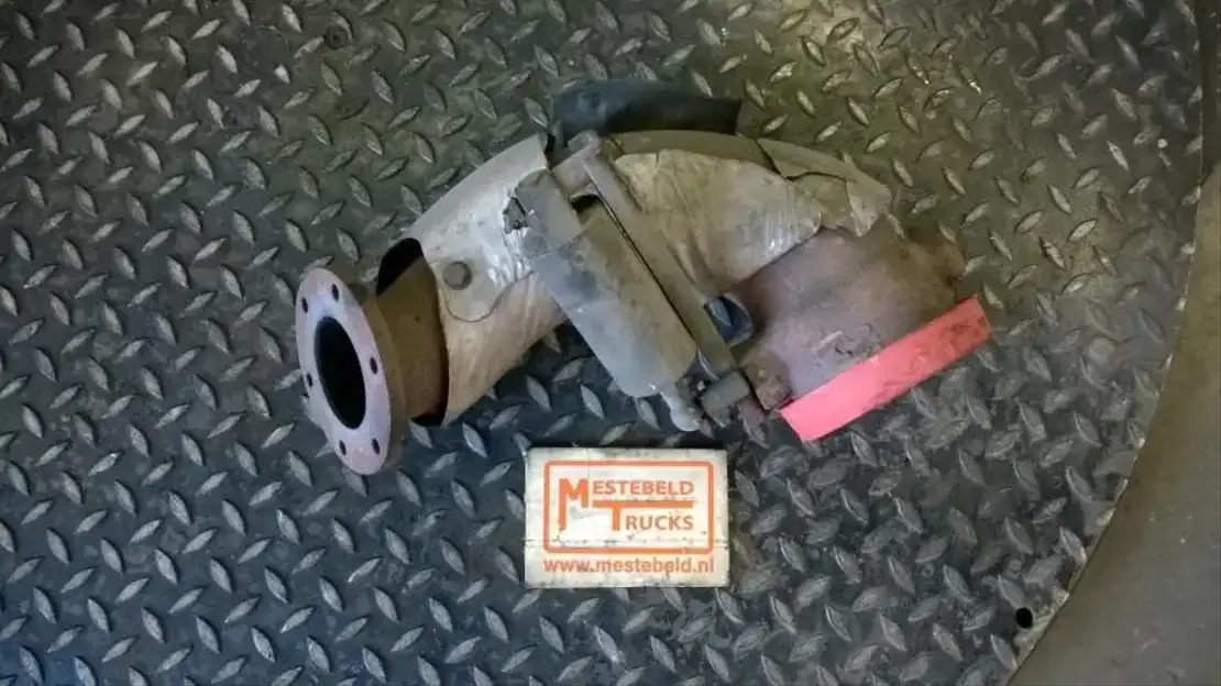 Mercedes-Benz Inlaatpijp - Air intake pipe for Truck: picture 1 Mercedes-Benz Inlaatpijp - Air intake pipe for Truck: picture 1