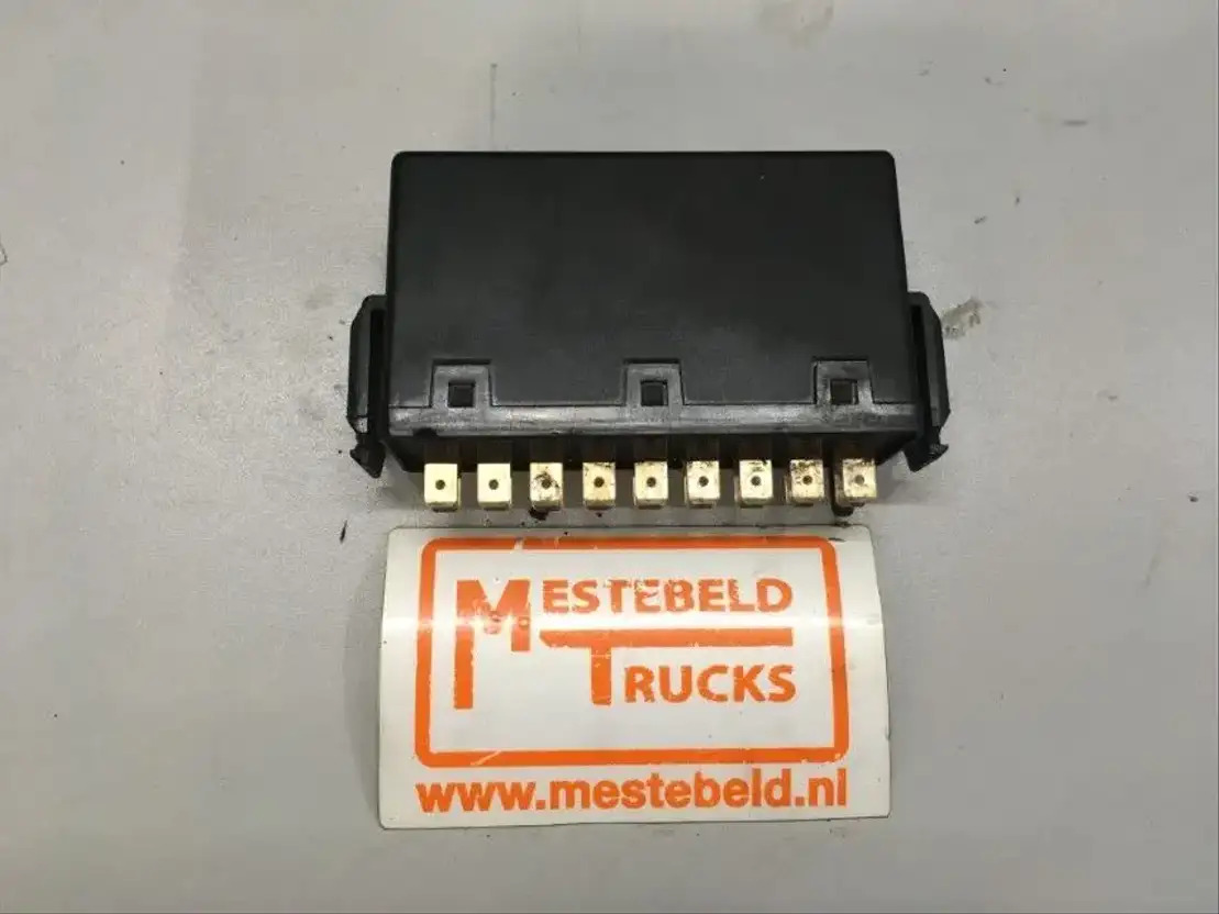 Mercedes-Benz Richtingaanwijzer relais - Electrical system for Truck: picture 1 Mercedes-Benz Richtingaanwijzer relais - Electrical system for Truck: picture 1
