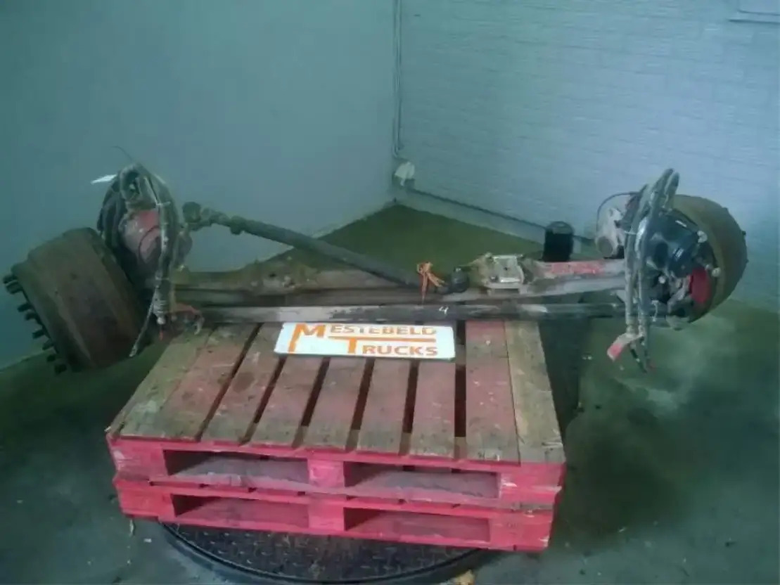 Scania Vooras 3 serie 8x4 - Front axle for Truck: picture 1 Scania Vooras 3 serie 8x4 - Front axle for Truck: picture 1