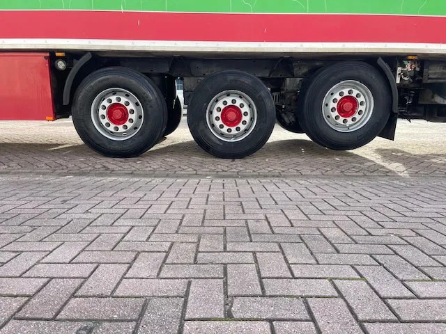 Closed box semi-trailer Kögel 3 AXELS (2X LIFT AXELS) DISK BRAKE 7CM FRIGO BOX: picture 7