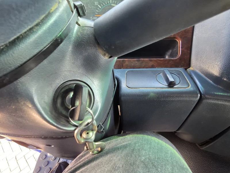 Tipper Mercedes-Benz Actros 4143 8X4 TIPPER (THREE PEDALS): picture 9