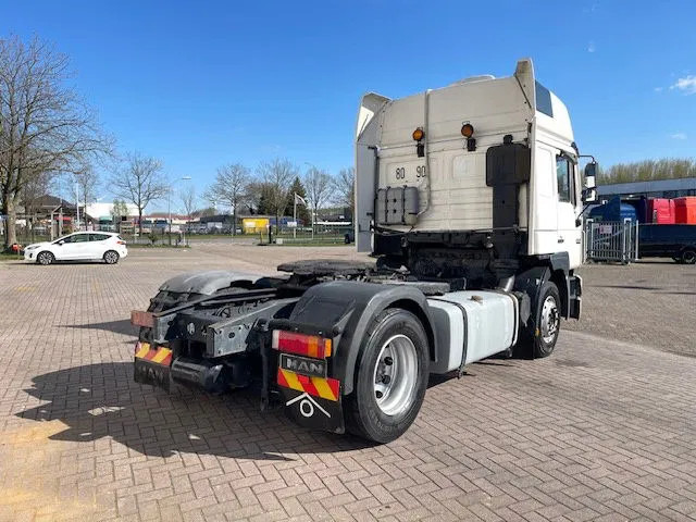 MAN 19.463 6 Cilinder Manual pomp EURO 2 - Tractor truck: picture 3 MAN 19.463 6 Cilinder Manual pomp EURO 2 - Tractor truck: picture 3