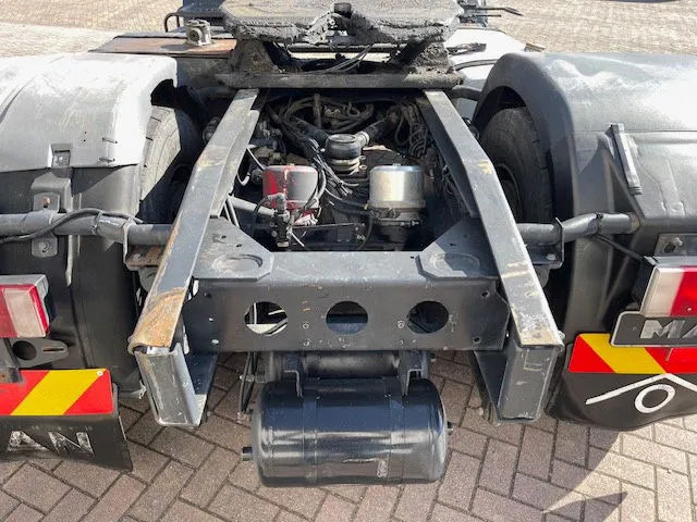 MAN 19.463 6 Cilinder Manual pomp EURO 2 - Tractor truck: picture 5 MAN 19.463 6 Cilinder Manual pomp EURO 2 - Tractor truck: picture 5