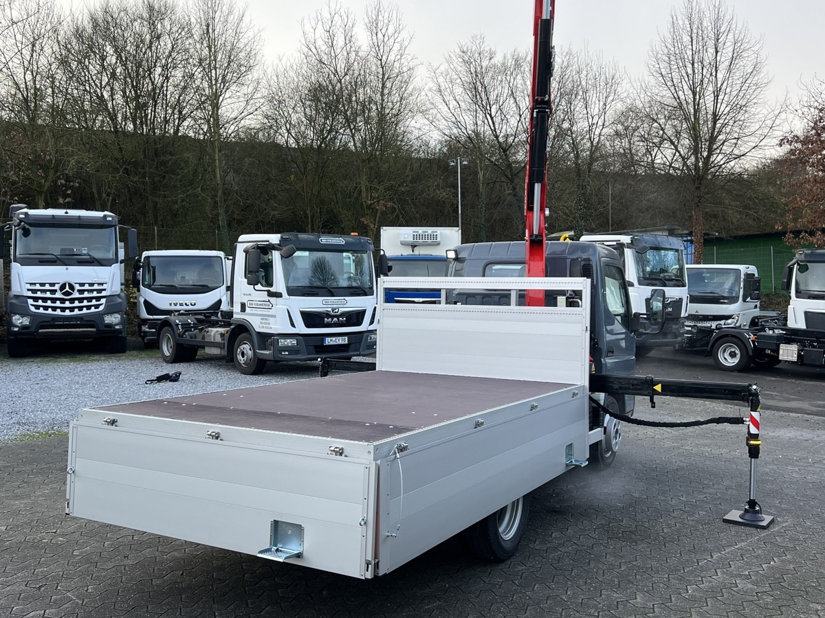 New Open body delivery van FUSO 6S15 Pritsche 3.0m Kran 4xhydr. Funk!: picture 11