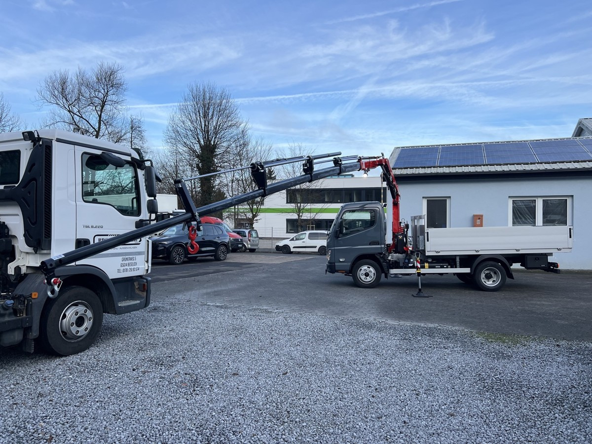 New Open body delivery van FUSO 6S15 Pritsche 3.0m Kran 4xhydr. Funk!: picture 6