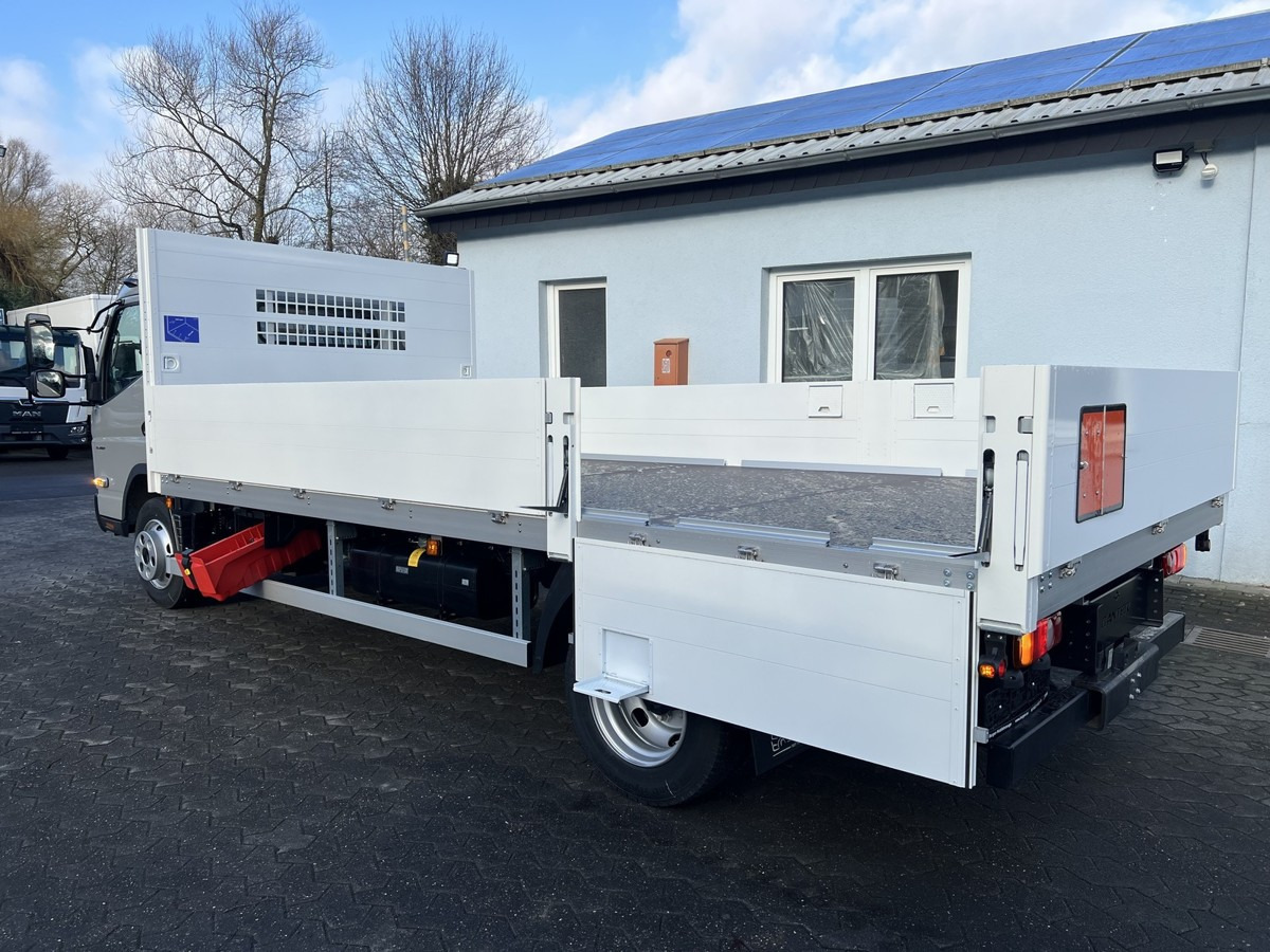 FUSO Canter 7C18 Gastransport ADR Gefahrgut Pritsche - Open body delivery van: picture 5 FUSO Canter 7C18 Gastransport ADR Gefahrgut Pritsche - Open body delivery van: picture 5
