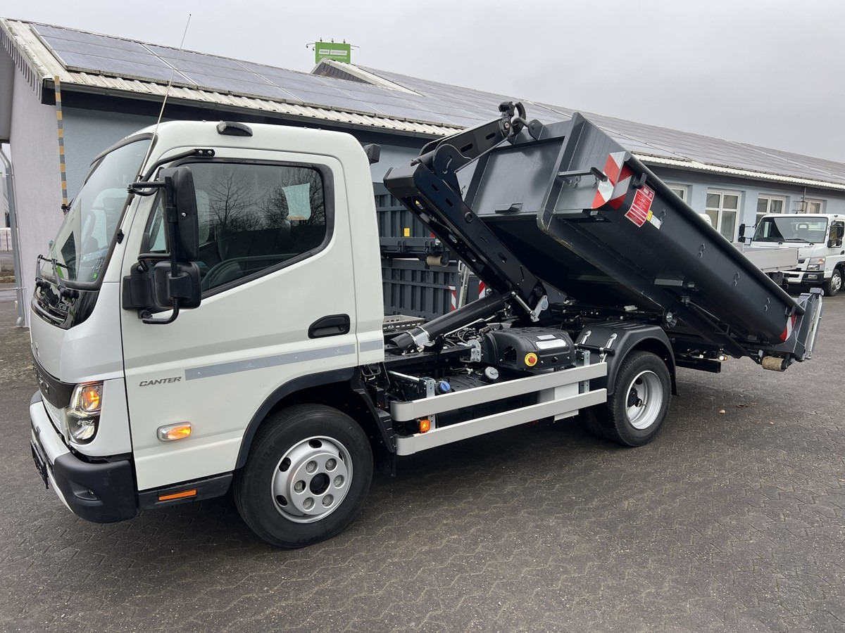 FUSO Fuso Canter 7C18 City Abrollkipper AHK Hooklift - Hook lift truck: picture 1 FUSO Fuso Canter 7C18 City Abrollkipper AHK Hooklift - Hook lift truck: picture 1