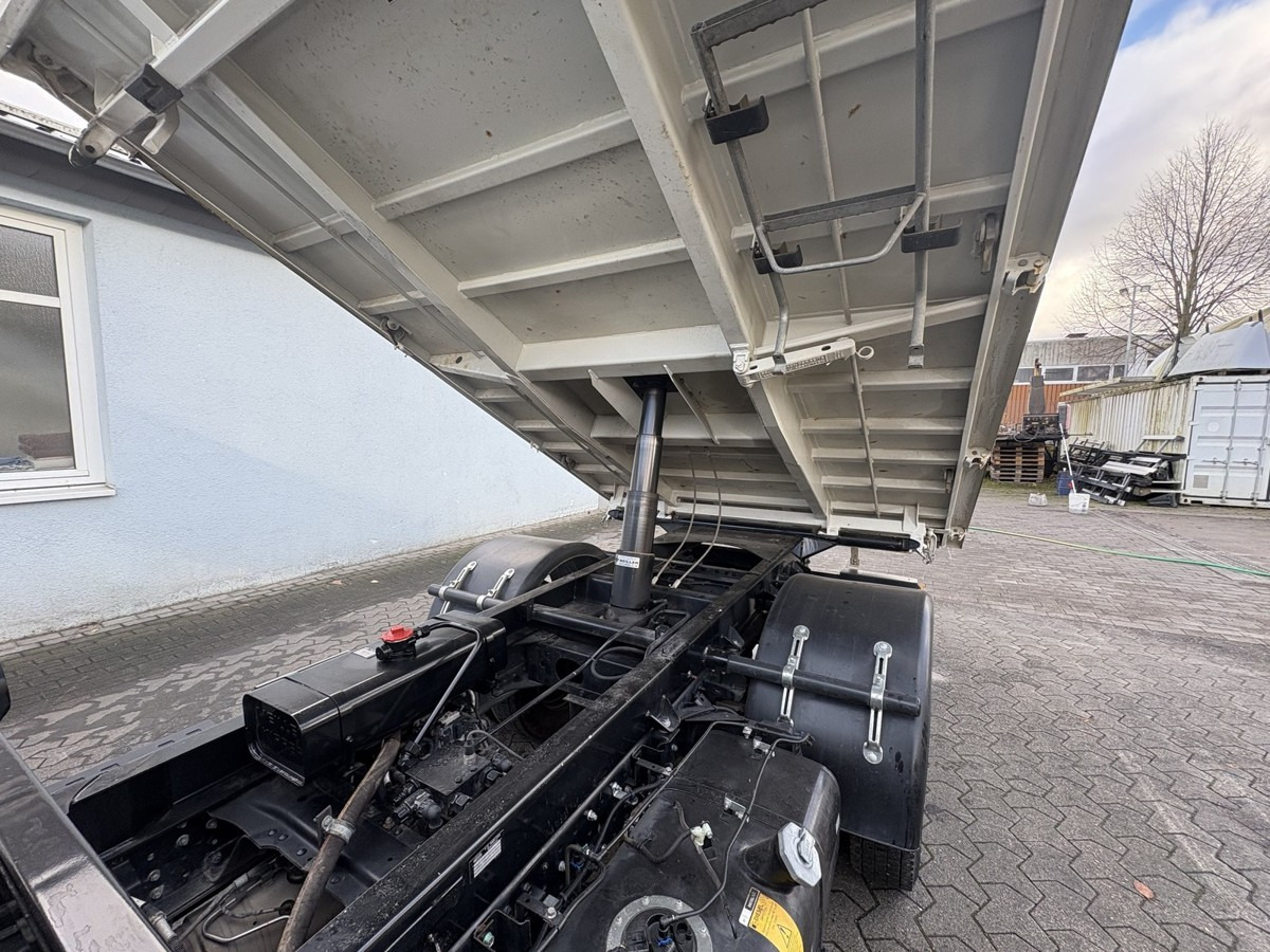 FUSO Meiller 3-Seiten Kipper Aufbau Bj. 2023 - Tipper van: picture 2 FUSO Meiller 3-Seiten Kipper Aufbau Bj. 2023 - Tipper van: picture 2