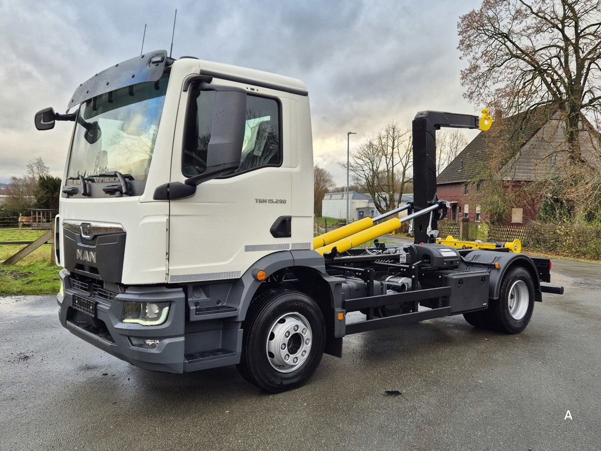 New Hook lift truck MAN TGM 15.290 BL Abrollkipper PowerMatic Standheiz.: picture 7