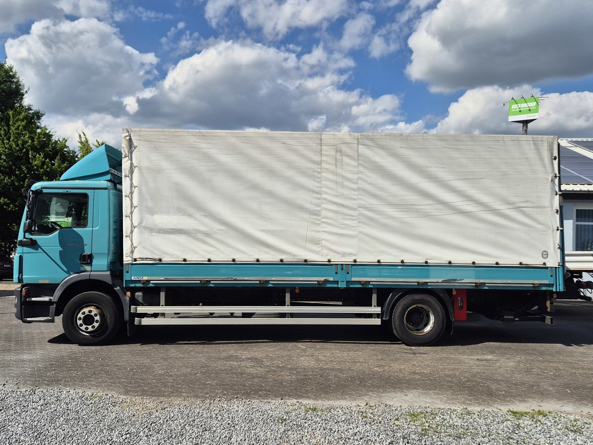 MAN TGM 15.290 BL Pritsche Plane LBW - Curtain side truck: picture 3 MAN TGM 15.290 BL Pritsche Plane LBW - Curtain side truck: picture 3