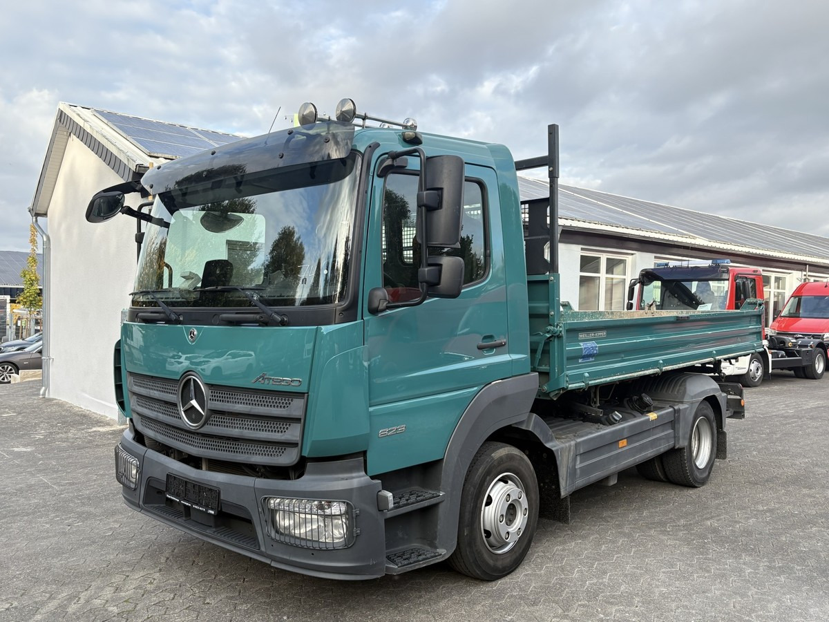 MERCEDES-BENZ Atego 823 3-Seiten Kipper Meiller 2 x AHK - Tipper van: picture 1 MERCEDES-BENZ Atego 823 3-Seiten Kipper Meiller 2 x AHK - Tipper van: picture 1