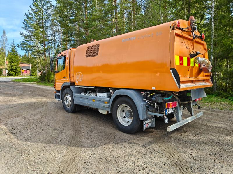Bucher Cityfant 60 MB Atego - Road sweeper: picture 4 Bucher Cityfant 60 MB Atego - Road sweeper: picture 4