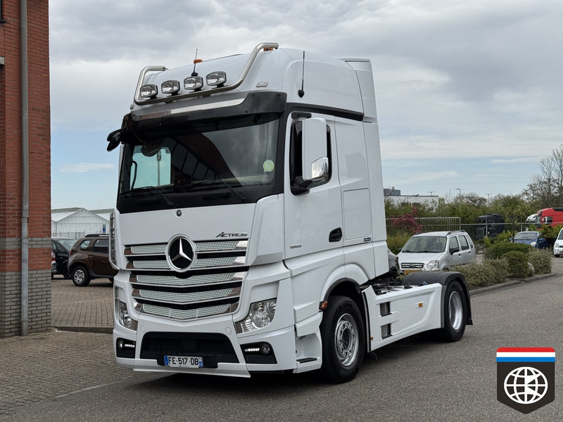 Mercedes-Benz ACTROS 1853 Giga Space - Full spoiler - night A/C - LOW KM - Tractor truck: picture 2 Mercedes-Benz ACTROS 1853 Giga Space - Full spoiler - night A/C - LOW KM - Tractor truck: picture 2
