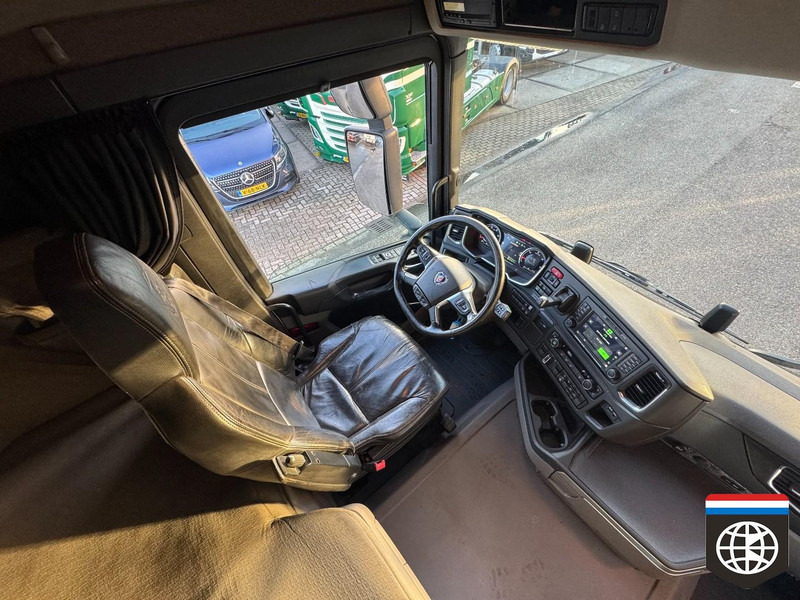 Scania R450 PTO HYDRAULIC / ALU WHEELS / RETARDER / CLEAN NL TRUCK - Tractor truck: picture 4 Scania R450 PTO HYDRAULIC / ALU WHEELS / RETARDER / CLEAN NL TRUCK - Tractor truck: picture 4