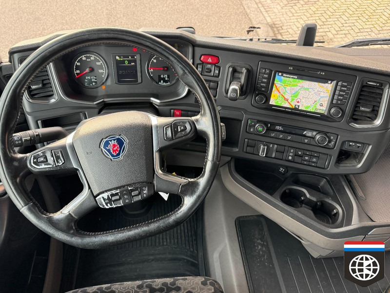 Scania R450 euro 6 D - Retarder - Night A/C - CLEAN TRUCK - full spoiler - Tractor truck: picture 4 Scania R450 euro 6 D - Retarder - Night A/C - CLEAN TRUCK - full spoiler - Tractor truck: picture 4