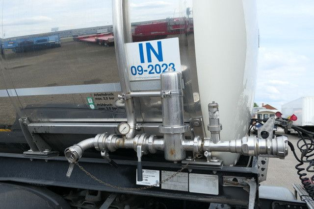 Berger SAPL 24 SATA, Isoliert, Edelstahl,3 Kammern,31m³ - Tanker semi-trailer: picture 2 Berger SAPL 24 SATA, Isoliert, Edelstahl,3 Kammern,31m³ - Tanker semi-trailer: picture 2