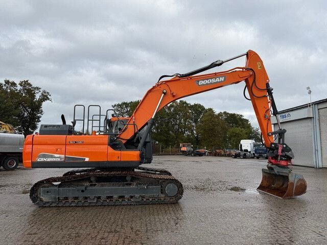 Doosan DX 255 LC-5, Rototilt,Div. Löffel,Greifer+Hammer - Crawler excavator: picture 5 Doosan DX 255 LC-5, Rototilt,Div. Löffel,Greifer+Hammer - Crawler excavator: picture 5