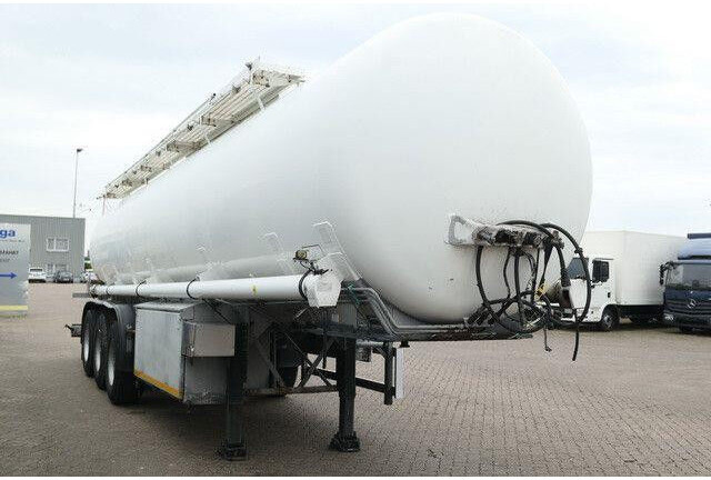 Kässbohrer STH 34/10-24/Tank 34.000 ltr./Unterbefüll./Pumpe - Tanker semi-trailer: picture 5 Kässbohrer STH 34/10-24/Tank 34.000 ltr./Unterbefüll./Pumpe - Tanker semi-trailer: picture 5