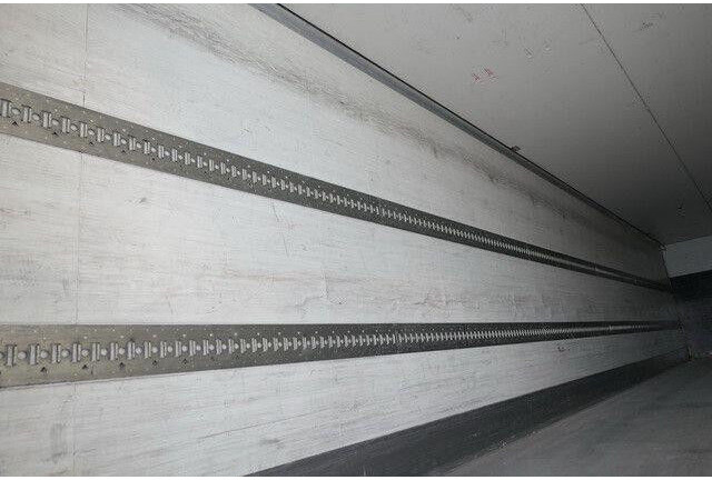 Closed box semi-trailer Krone SD, Isoliert, Luft-Lift, BPW, Scheibenbremse: picture 7 Closed box semi-trailer Krone SD, Isoliert, Luft-Lift, BPW, Scheibenbremse: picture 7