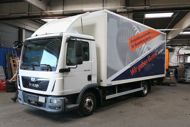 MAN 8.180 TGL/LBW/2x ANH/Klima/3 Sitze - Closed box van: picture 3 MAN 8.180 TGL/LBW/2x ANH/Klima/3 Sitze - Closed box van: picture 3